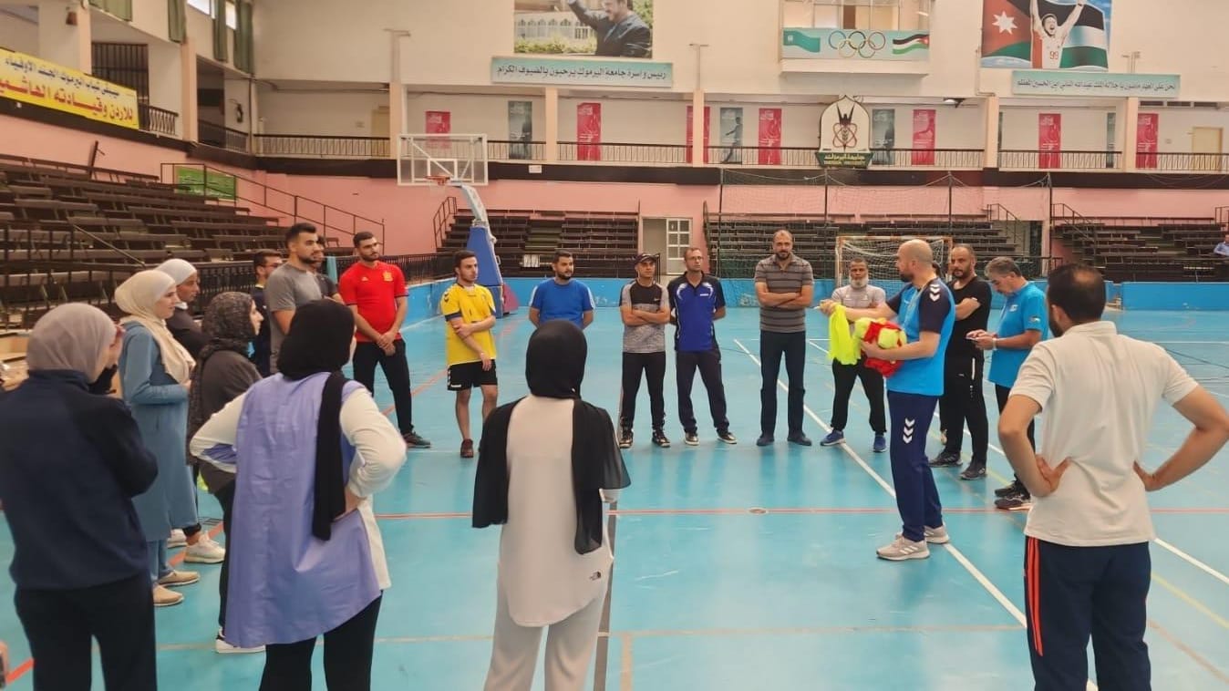"رياضة اليرموك" تنظم دورة تدريبية في كرة اليد للمستوى D