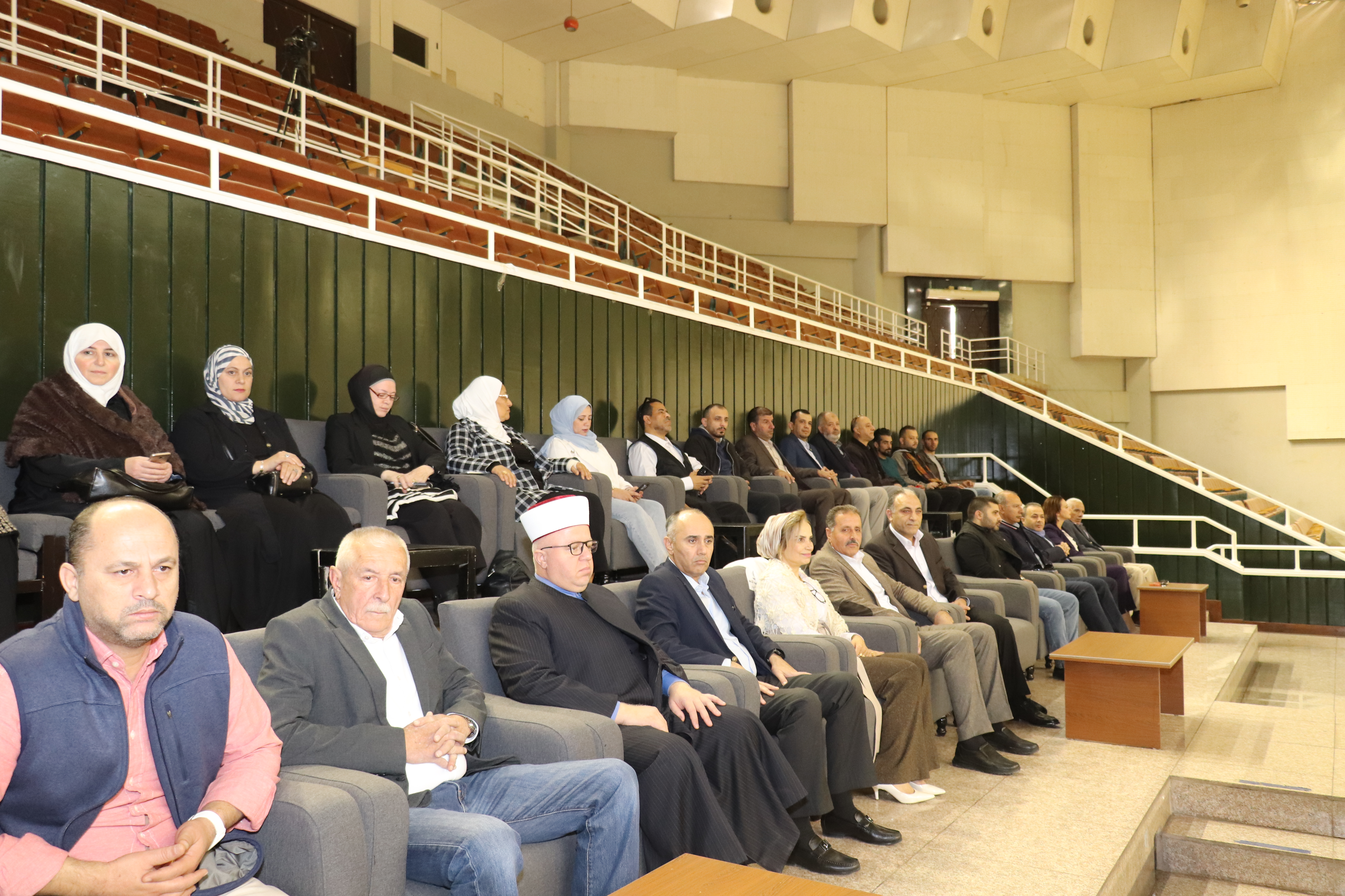 كلية التربية البدنية وعلوم الرياضة و كلية التمريض تنظم يوما رياضيا لذوي الإعاقة بالتعاون مع مدينة الحسن للشباب